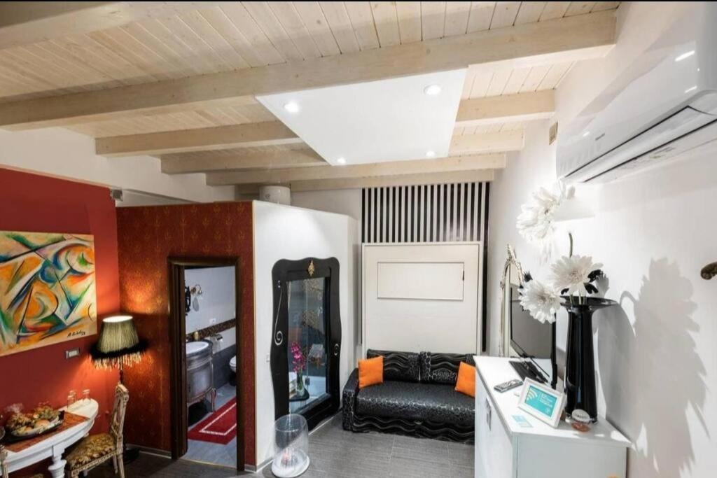 2 In The Historic Center Appartement Bari